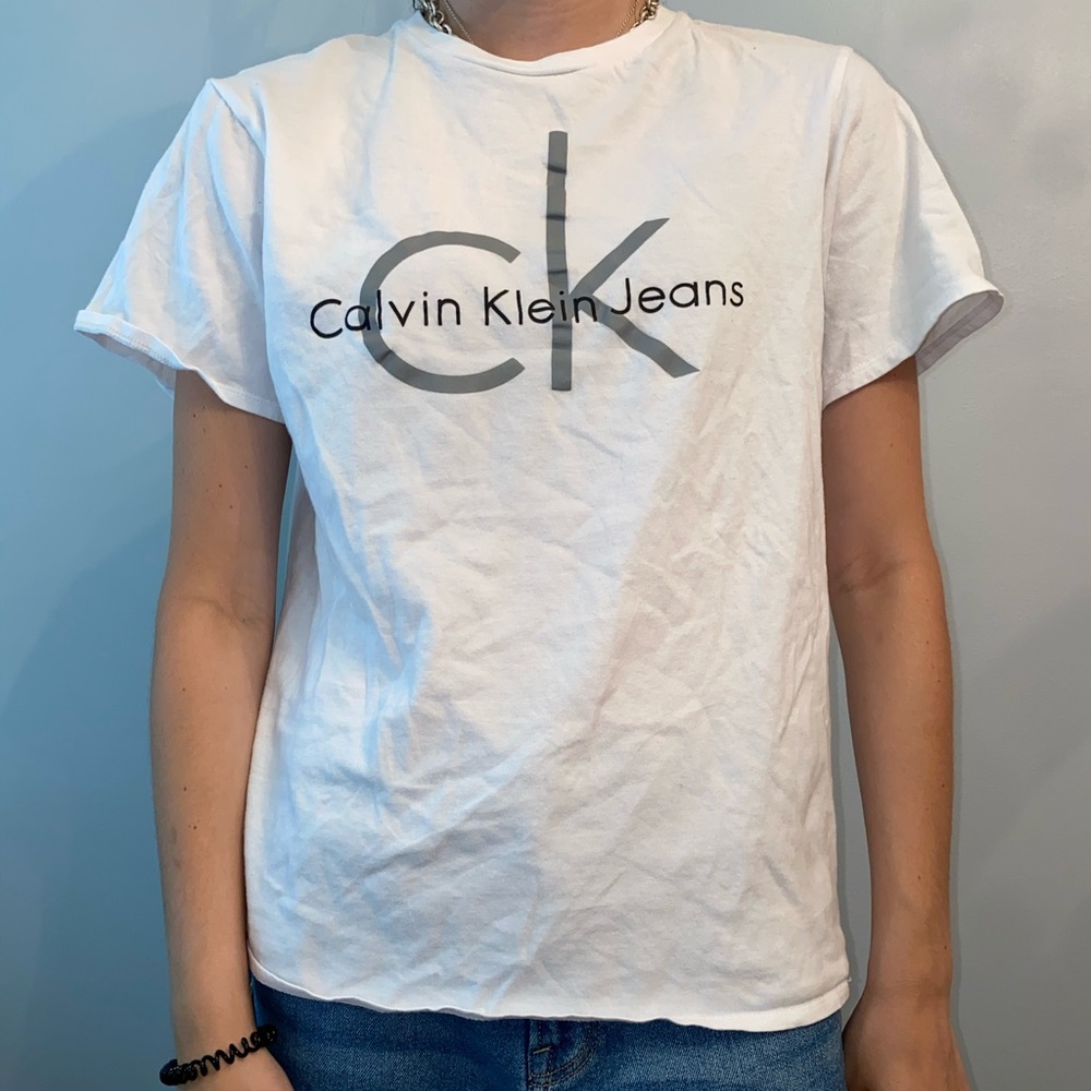 Calvin Klein T shirt (XLARGE)